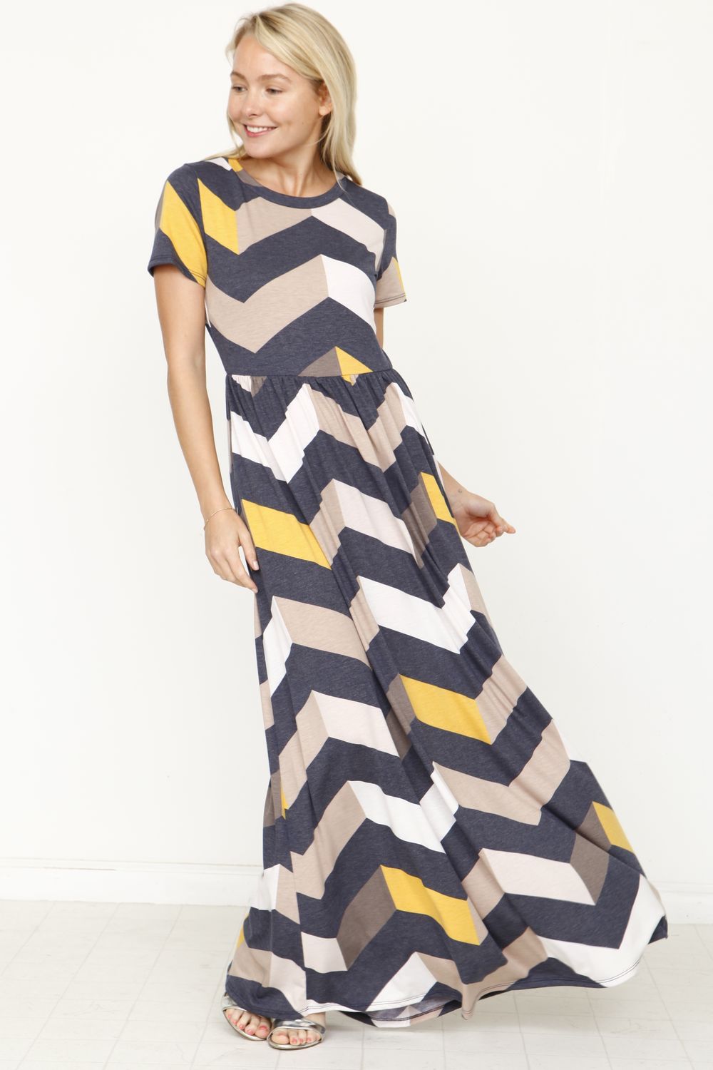 Navy & Mustard Chevron Short Sleeve Maxi Dress Medium Navy & Mustard Chevron Short Sleeve Maxi Dress Medium
