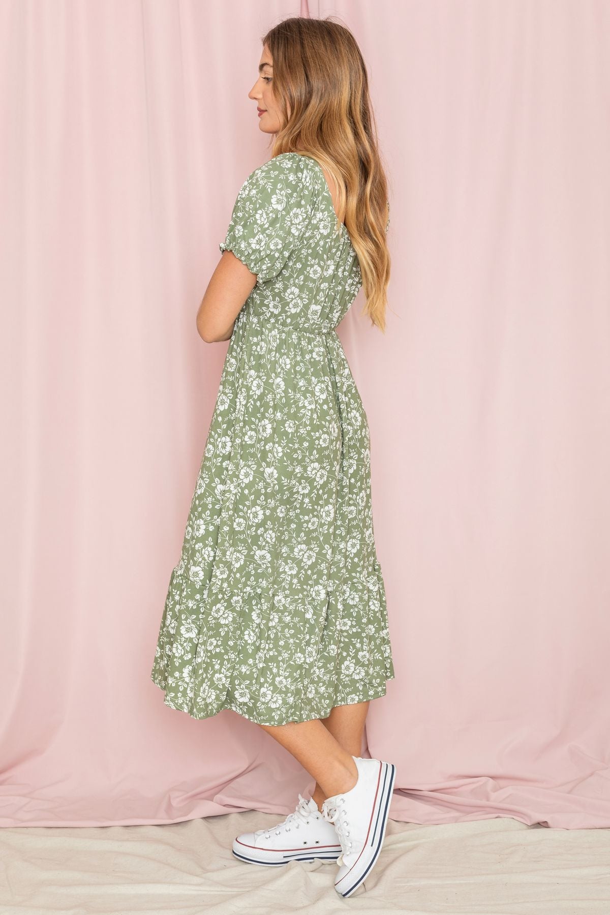 sage green floral midi dress Ditsy Square Neck Ruffle Hem Color:Porcelain Print Searching for a wedding velvet prom dress Jessica Simpson Size X